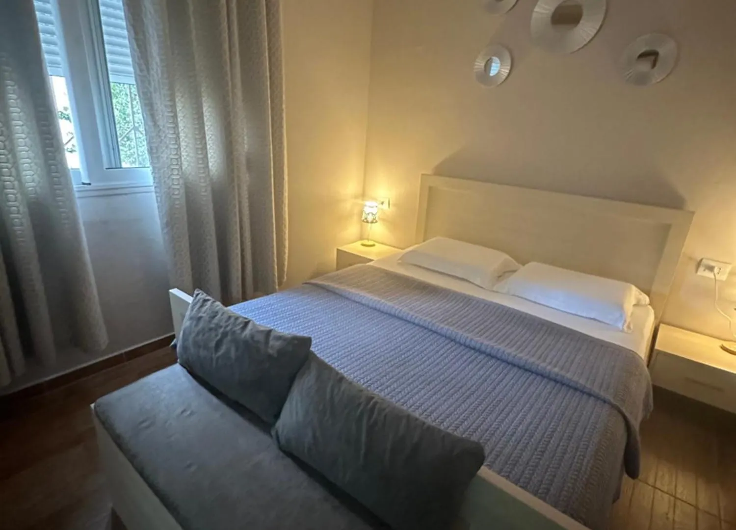 شقة M&G Apartamentioniansarandasea