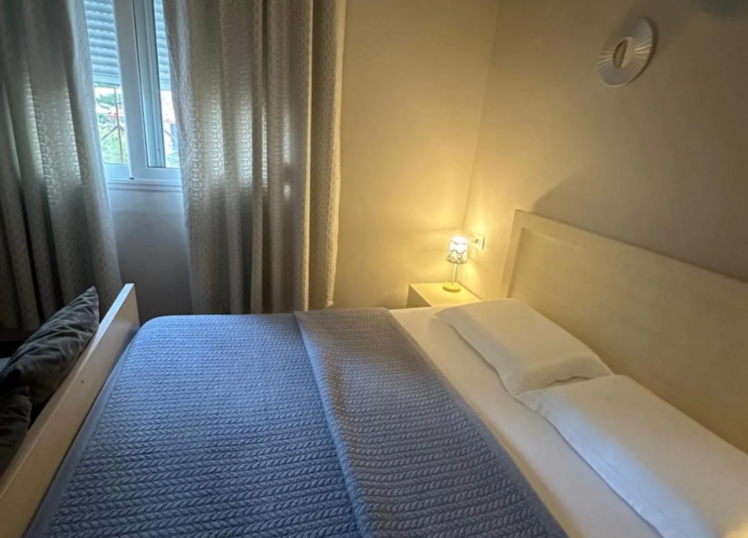 شقة M&G Apartamentioniansarandasea