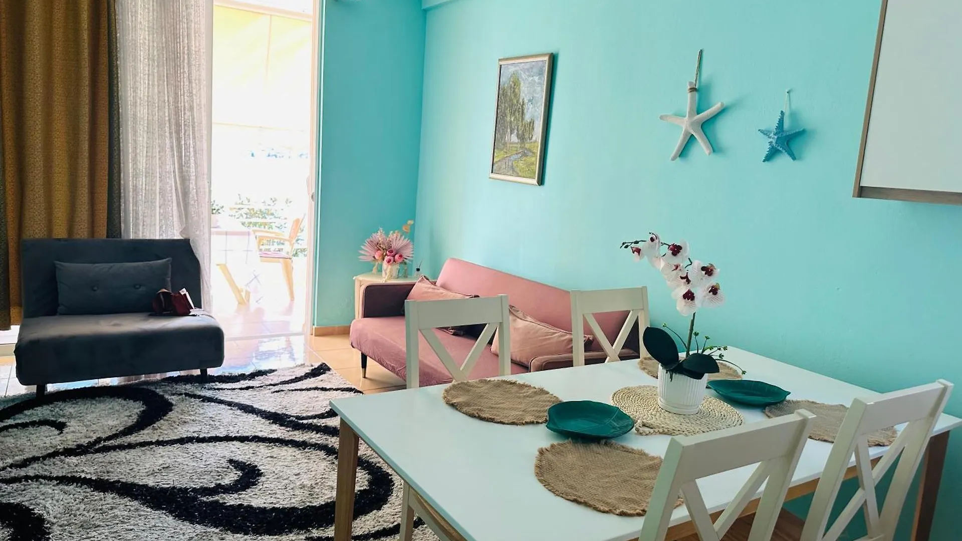 M&G Apartamentioniansarandasea ألبانيا